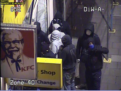 6025500434_09debf931d Looting scum